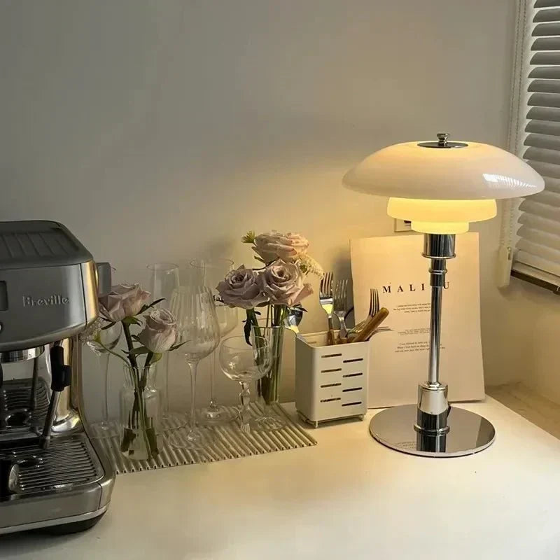 Lampe de bureau Art déco Aimon — éclairage d’accent géométrique