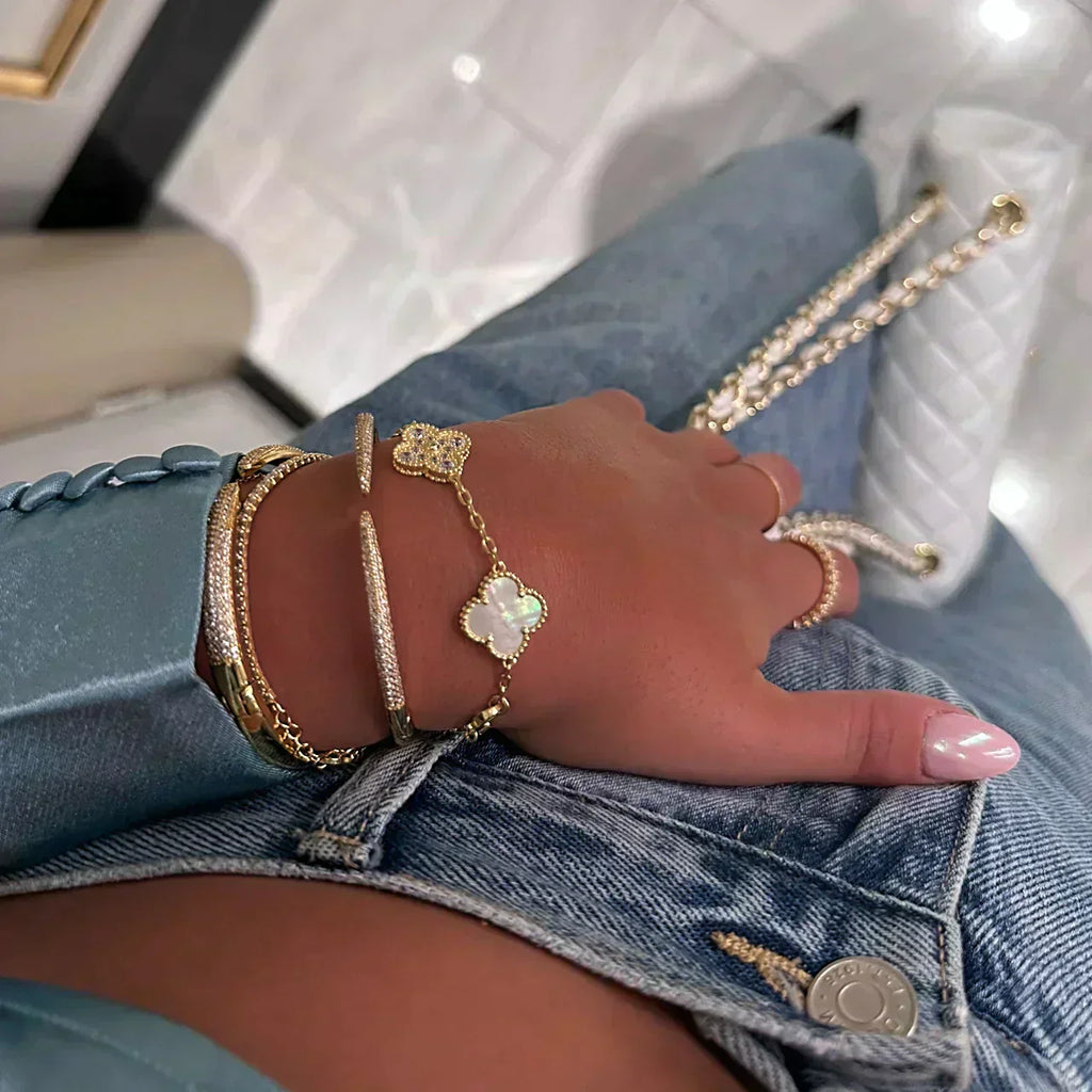 Nova Amber Clover smyckesset i tre delar — matchande halsband, armband och örhängen