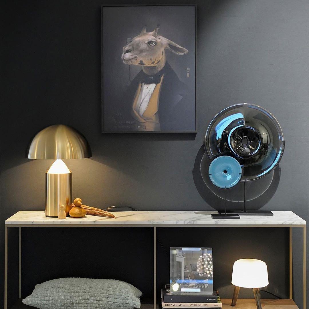 Atollo geometrisk bordslampa i metall - ikonisk italiensk design