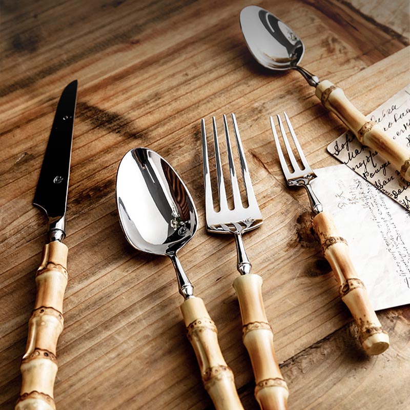 Flaches Besteckset aus natürlichem Bambus - Nachhaltige Essutensilien
