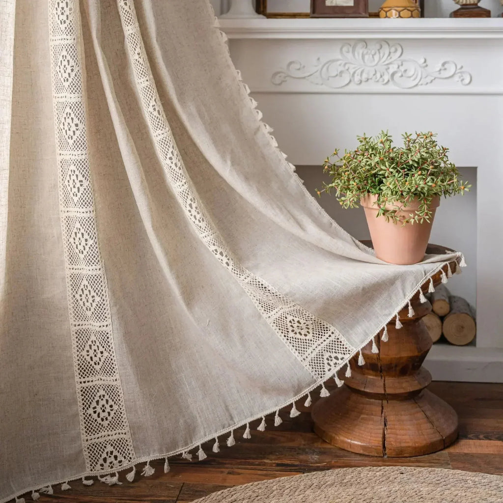 BOHO BREEZE Minimalistischer Vorhang mit handgenähter Spitze