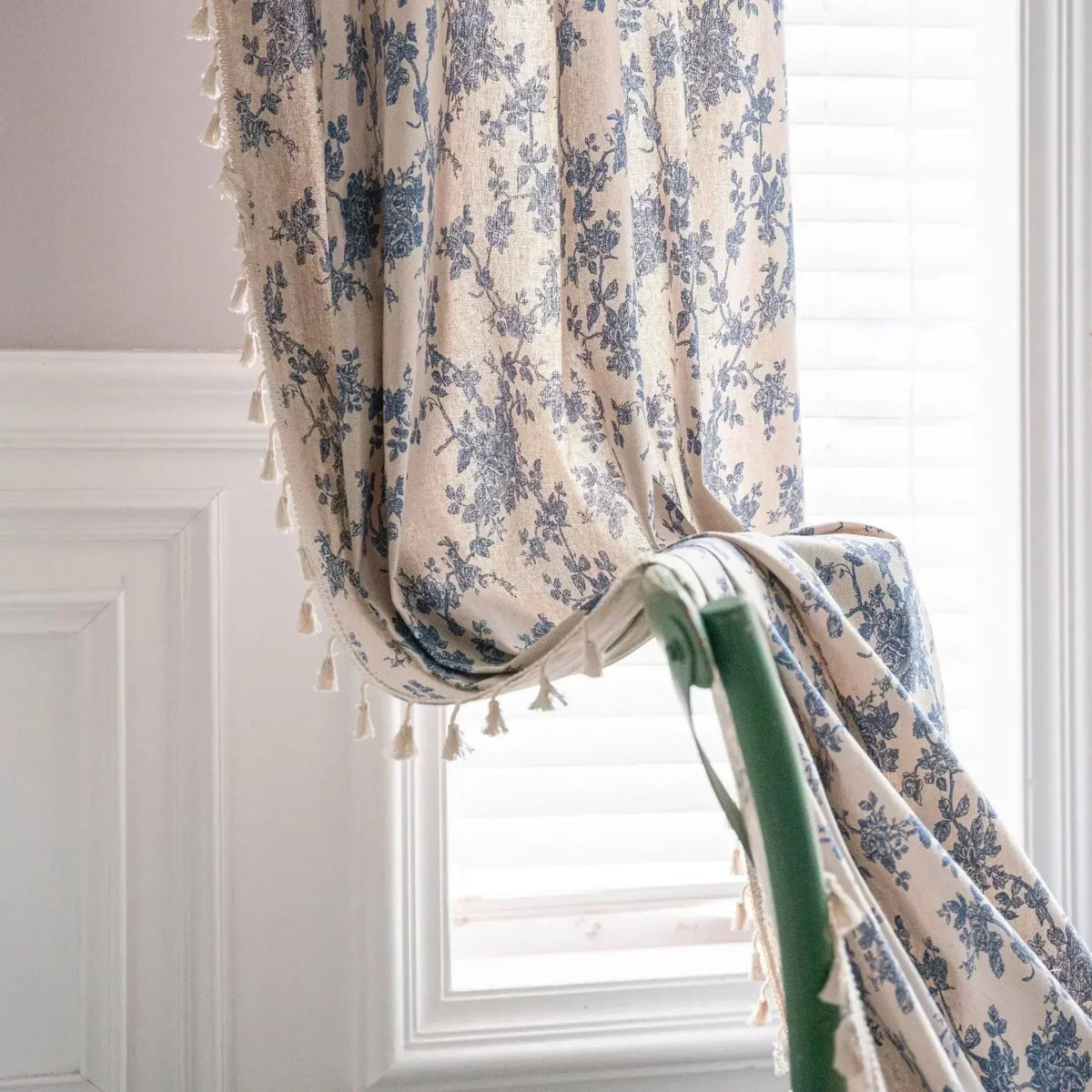 BOHO BREEZE Minimalistischer Vorhang mit handgenähter Spitze