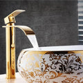 Złoty i biały jednouchwytowy kran wodospadowy NovaFlow