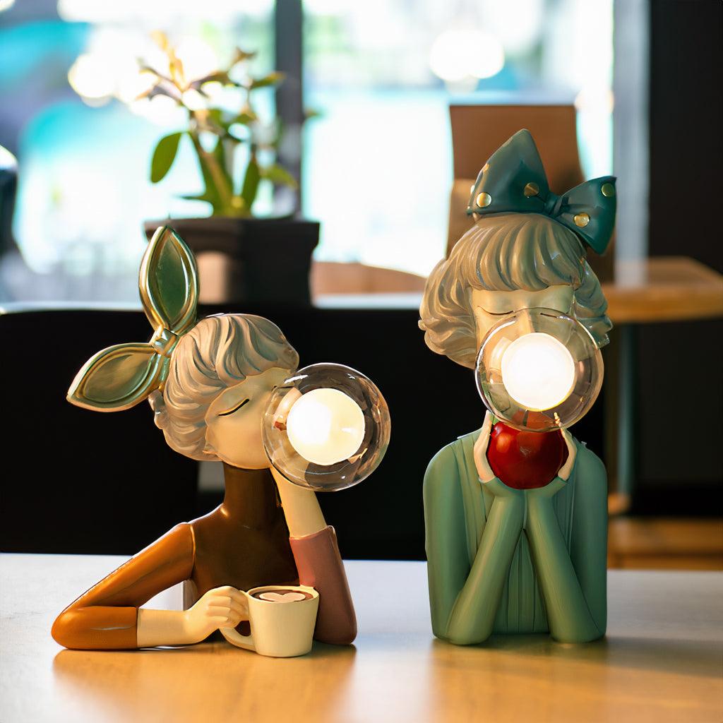 Lampekolleksjon med boblejenter - nattlampe og dekor med tegneseriestatuer
