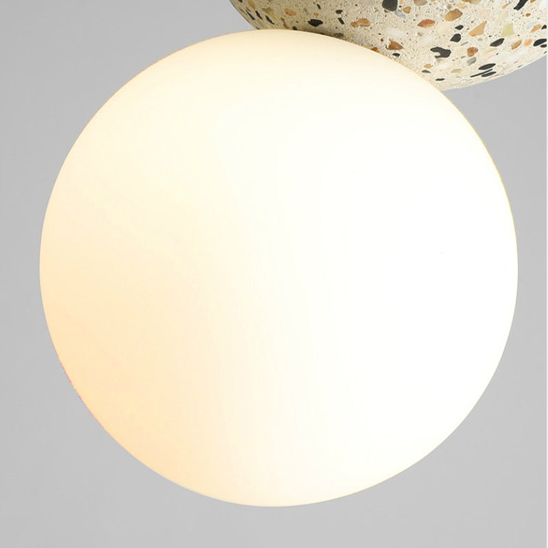 Suspensions LED en forme de globe Valentina — verre noir et blanc