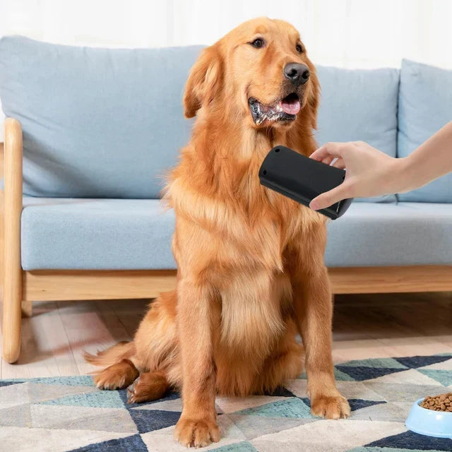 Undercoat Deshedding Brush for Dogs and Cats – Efficient Fur Removal Tool