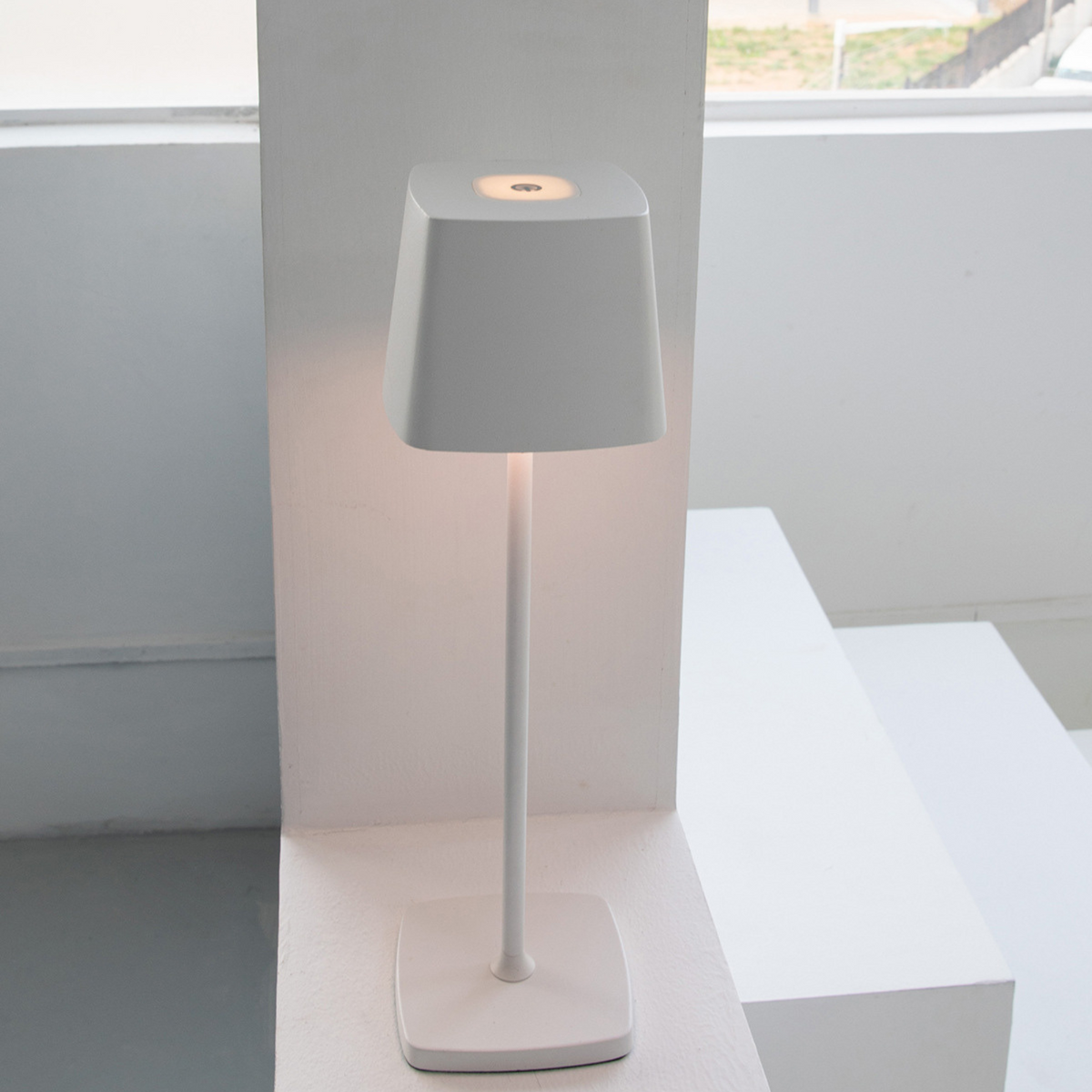 Flexilamp Portable Table Lamp — Ambient Single-Block Design