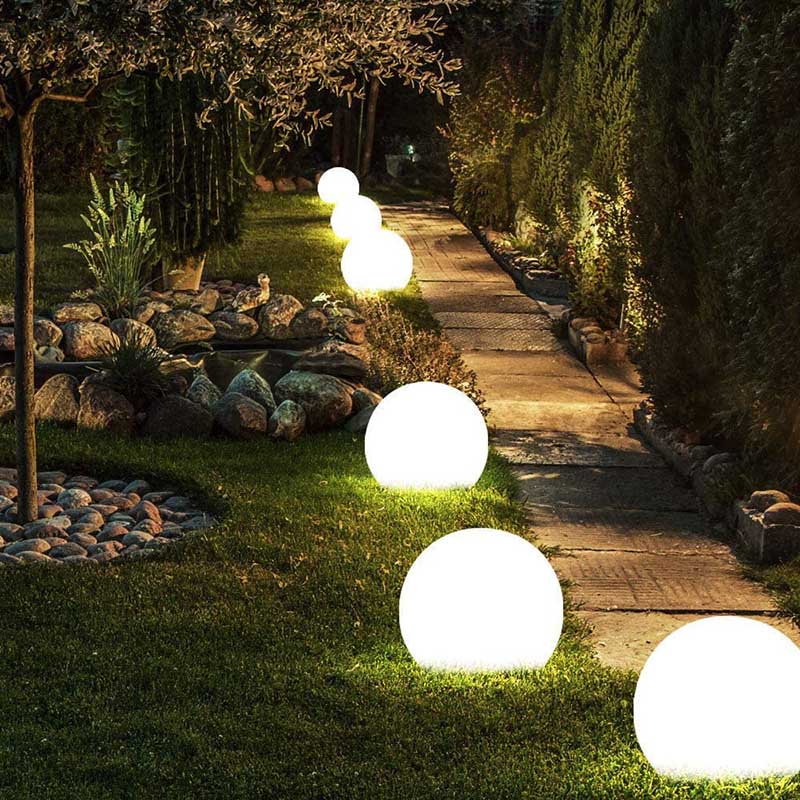 Luces solares impermeables en forma de esfera para jardín — Lámparas esféricas para exteriores