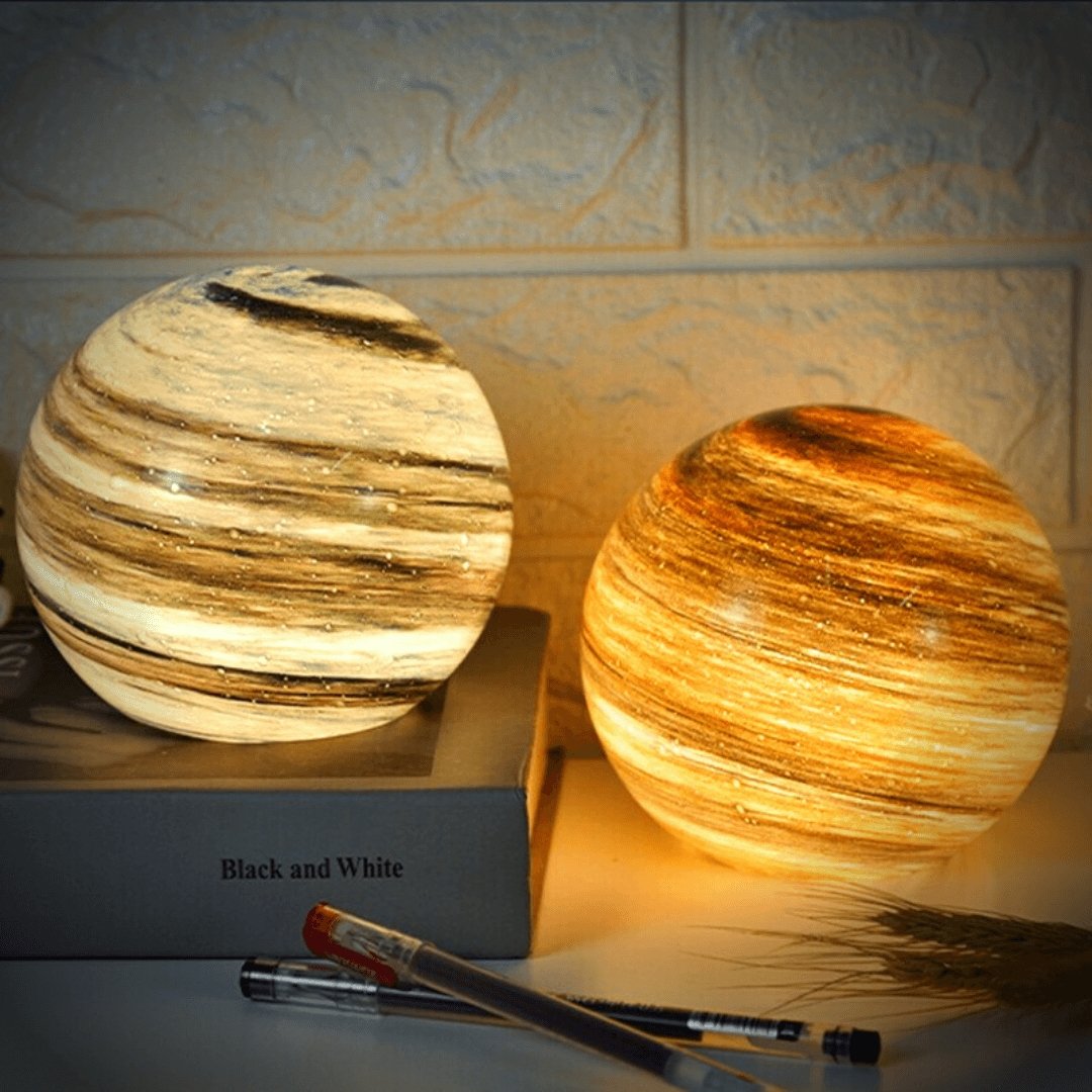 Szklana lampa księżycowa LunaCrystal — kosmiczne detale, delikatny blask