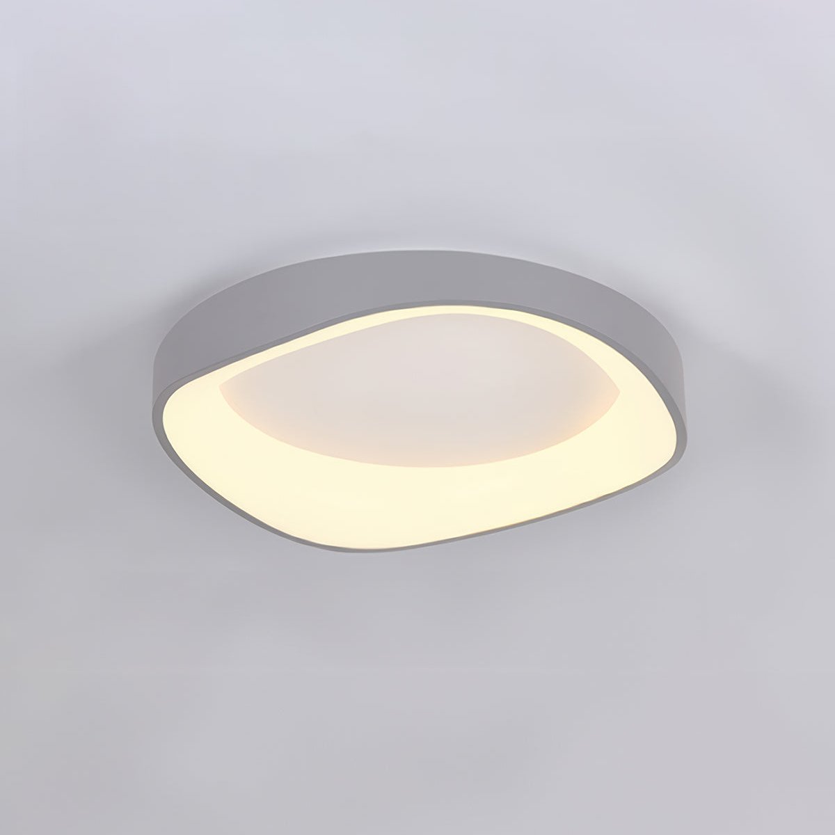 Pendul de plafon în stil scandinav — finisaj cu aspect de lemn, LED integrat, iluminare fără umbre