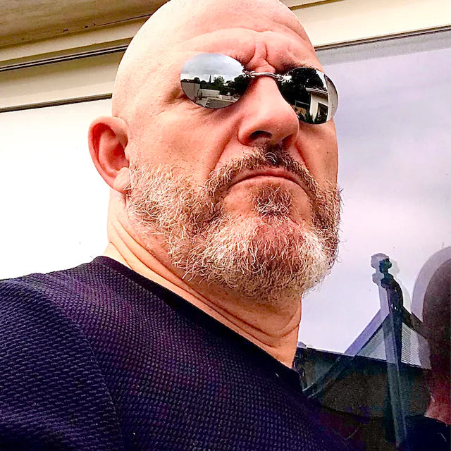 Morph Sunglasses — Ultralight 9.9 g Matrix-Inspired Style