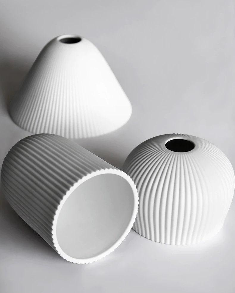 Gerippte LED-Pendelleuchte aus Keramik im Art-déco-Stil — Leuchtmittel inklusive