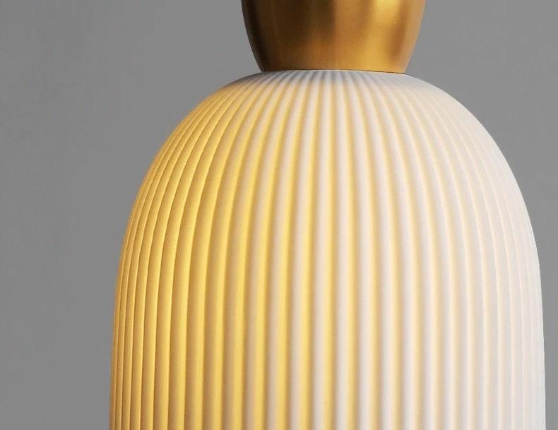 Gerippte LED-Pendelleuchte aus Keramik im Art-déco-Stil — Leuchtmittel inklusive