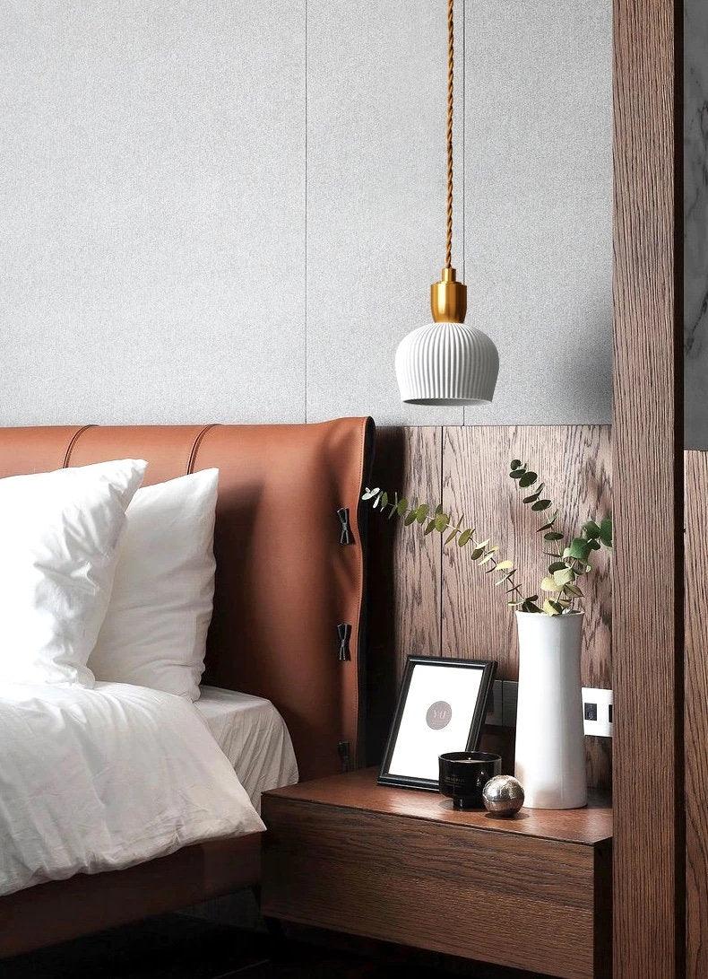 Gerippte LED-Pendelleuchte aus Keramik im Art-déco-Stil — Leuchtmittel inklusive
