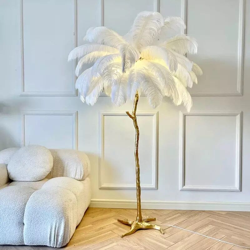 Gulvlampe med kunstige fjer — moderne, dekorativ standerlampe