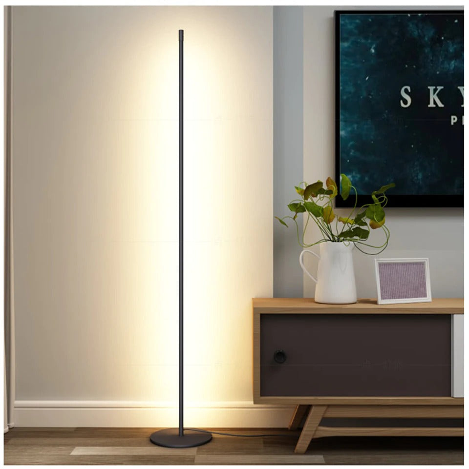 Lámpara de pie The Dahl — luz LED moderna, base redonda estable