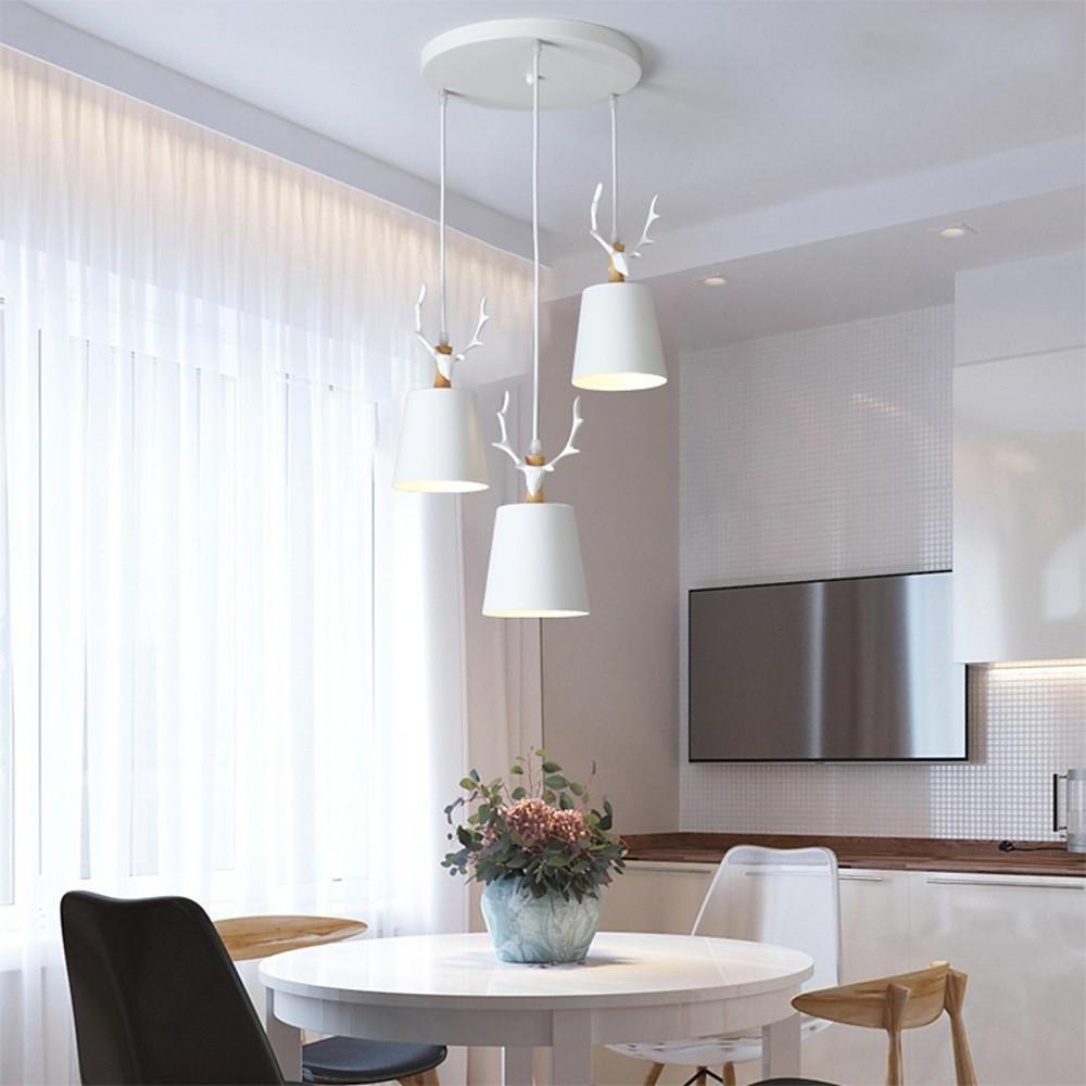 NatureLuxe LED-Pendelleuchte - Design mit 3 Hirschgeweihen