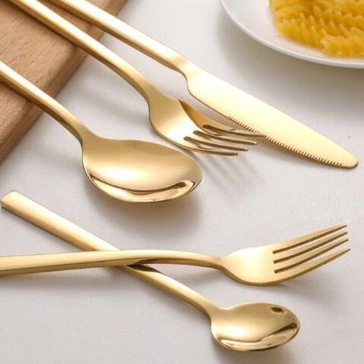 Service de couverts Arya 30 pièces — pour 6 personnes, résistant à la rouille et aux taches