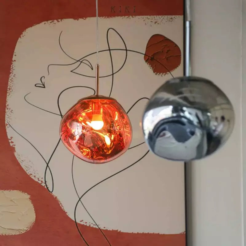 Suspension en verre Liora — Abat-jour sculptural moderne, éclairage d’ambiance chaleureux