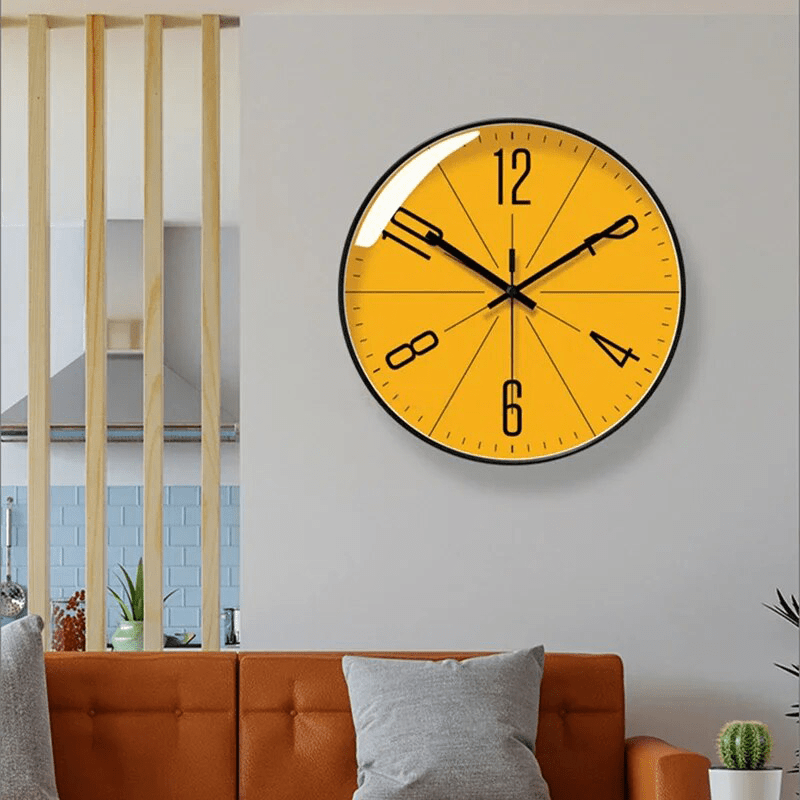 Nordische Wanduhr — modernes minimalistisches Design in Schwarz und Weiß