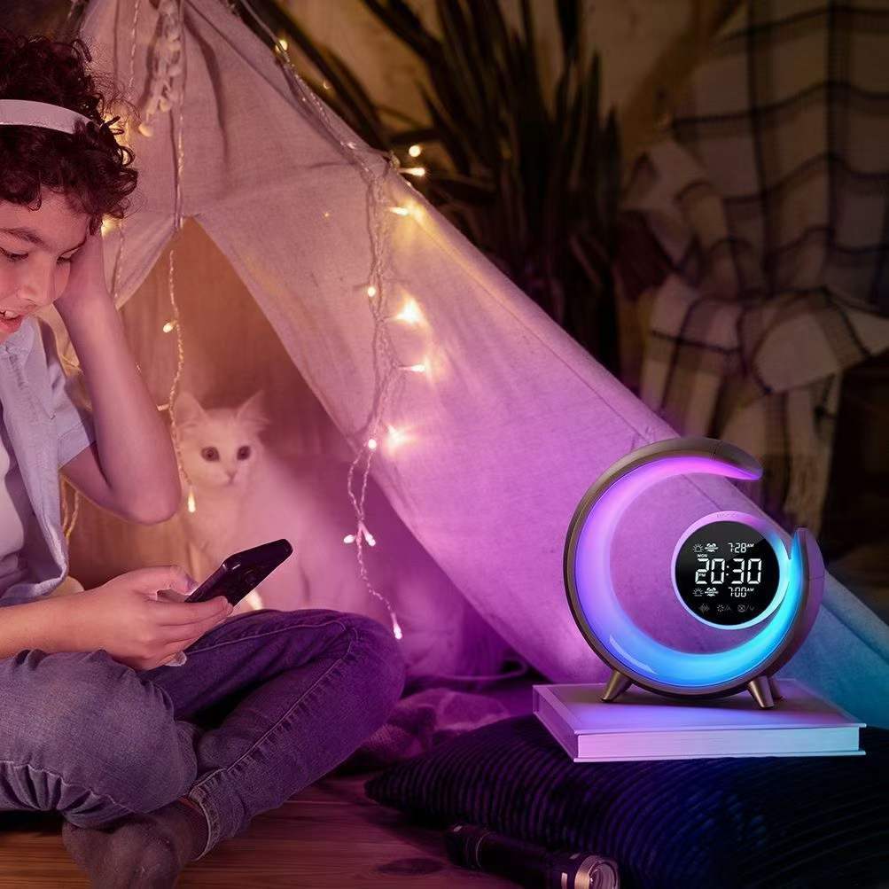 Lumivo Multifunktionales RGB-Nachtlicht – Digitaler Wecker, einstellbare Farbmodi