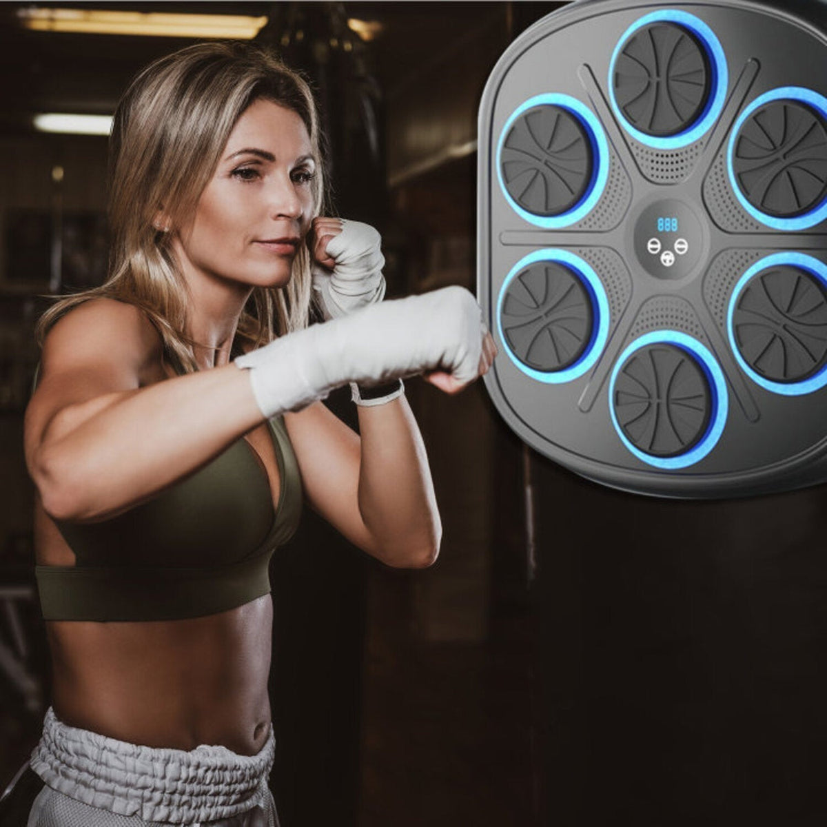 Kompaktní boxovací stroj BeatStrike reagující na zvuk
