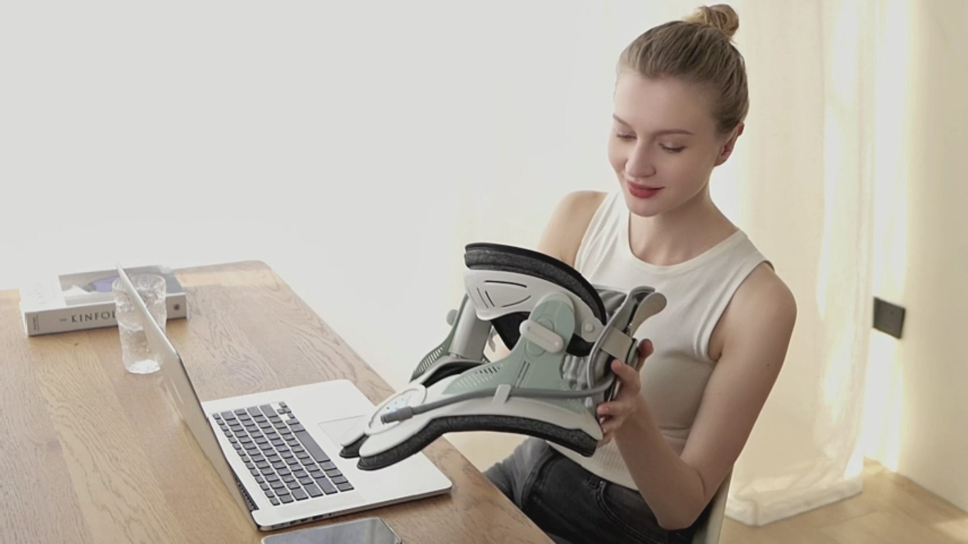 Collare cervicale gonfiabile — sistema ad aria a otto camere, allungamento ergonomico di 26 gradi
