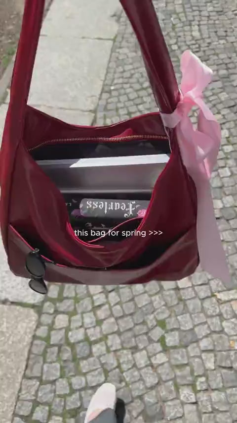 Timeless Bucket Shape Handbag — Structured Design, Spacious Interior