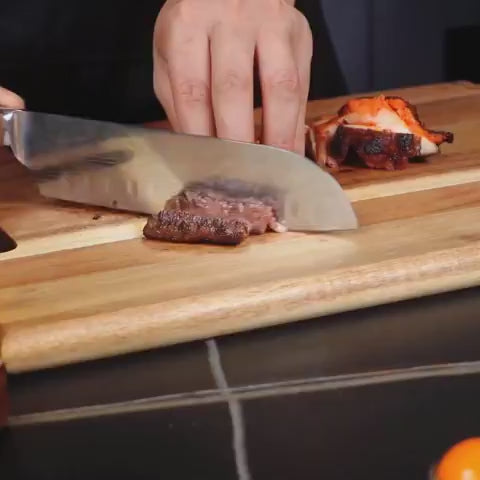 Conjunto de tábuas de corte em acácia maciça — superfície de madeira natural