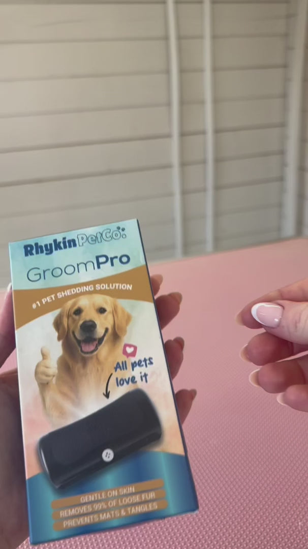 Undercoat Deshedding Brush for Dogs and Cats – Efficient Fur Removal Tool