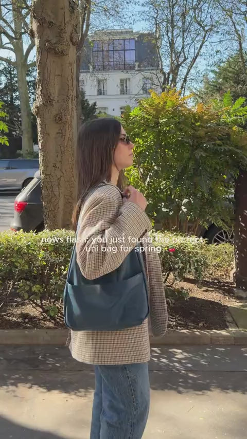 Timeless Bucket Shape Handbag — Structured Design, Spacious Interior