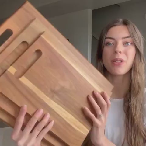 Conjunto de tábuas de corte em acácia maciça — superfície de madeira natural