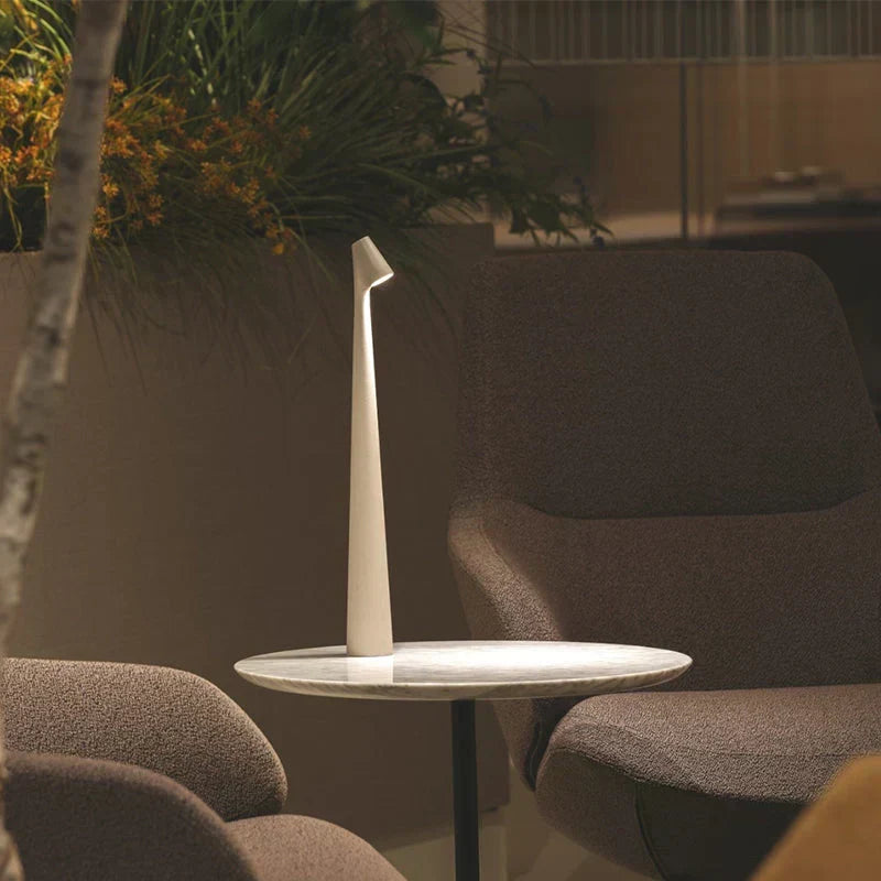 Nordisk minimalistisk trådløs bordlampe — myk stemningsbelysning