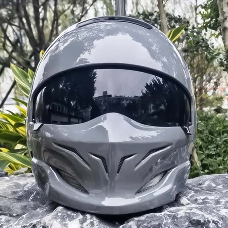 Pilot Motorcycle Helmet — Aerodynamic Design, Dark Visor