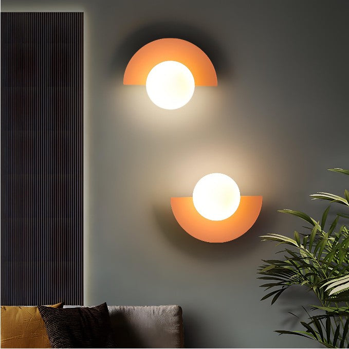 Applique murale LED semi-circulaire Aurelia Nordic — Lumière douce, six finitions colorées