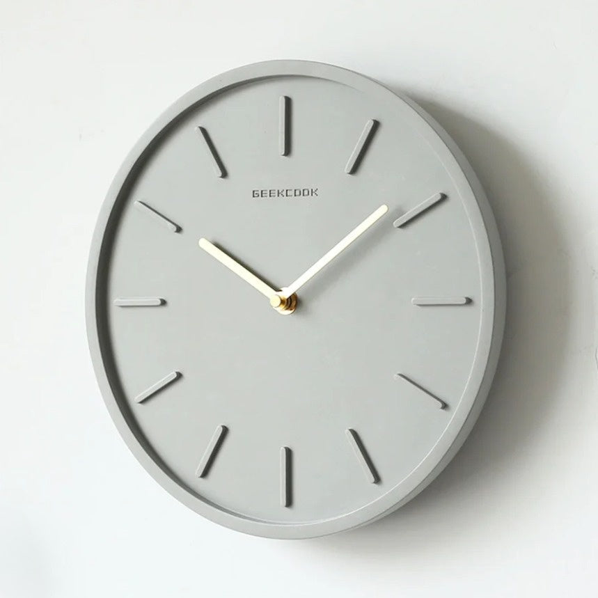 Horloge murale en ciment nordique Fjordline — Suspension métallique minimaliste