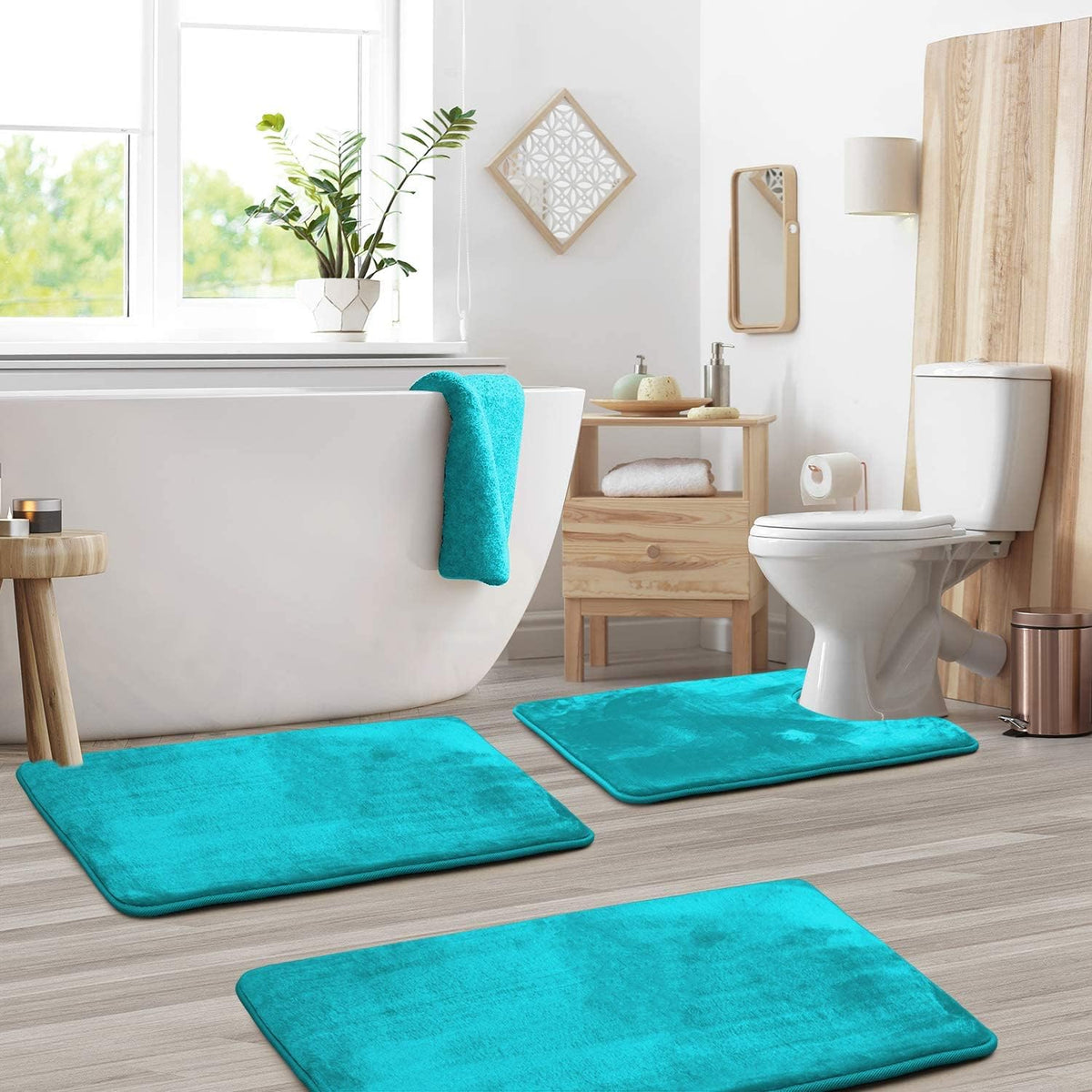 Set di 3 tappetini da bagno in memory foam LuxeCloud — Antiscivolo