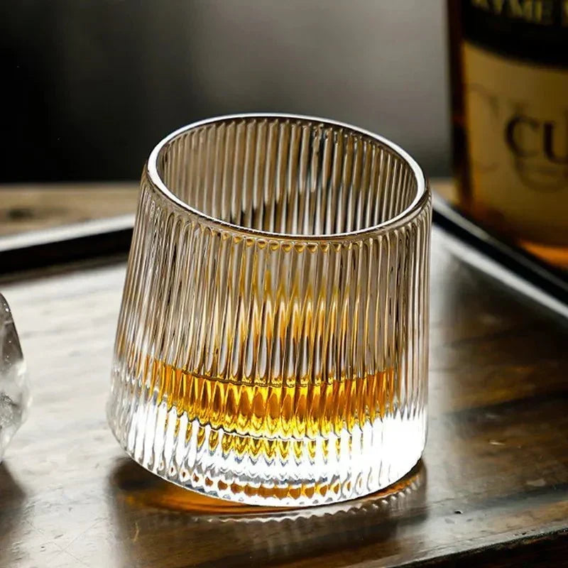 Strukturiertes Whiskyglas mit Riffelung - Drehdesign, Fassungsvermögen 160ml
