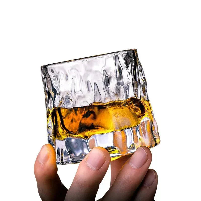 Strukturiertes Whiskyglas mit Riffelung - Drehdesign, Fassungsvermögen 160ml