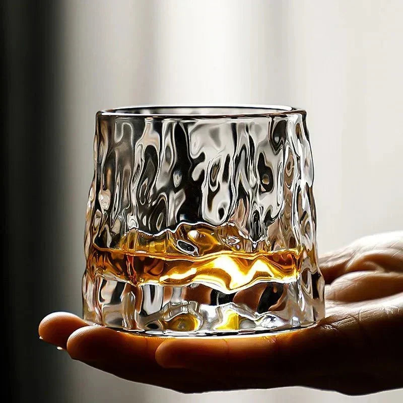 Strukturiertes Whiskyglas mit Riffelung - Drehdesign, Fassungsvermögen 160ml