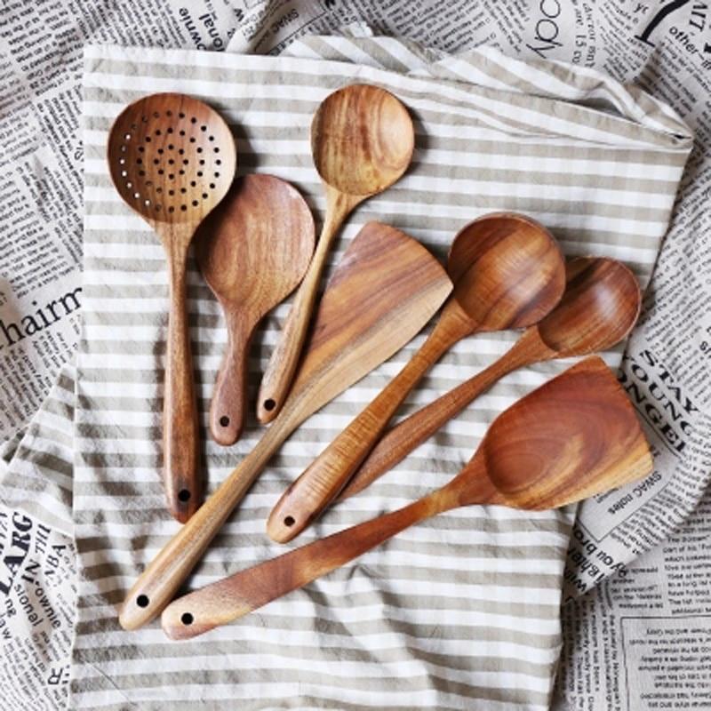 Set rustico di utensili da cucina in legno di teak Taavita, 7 pezzi